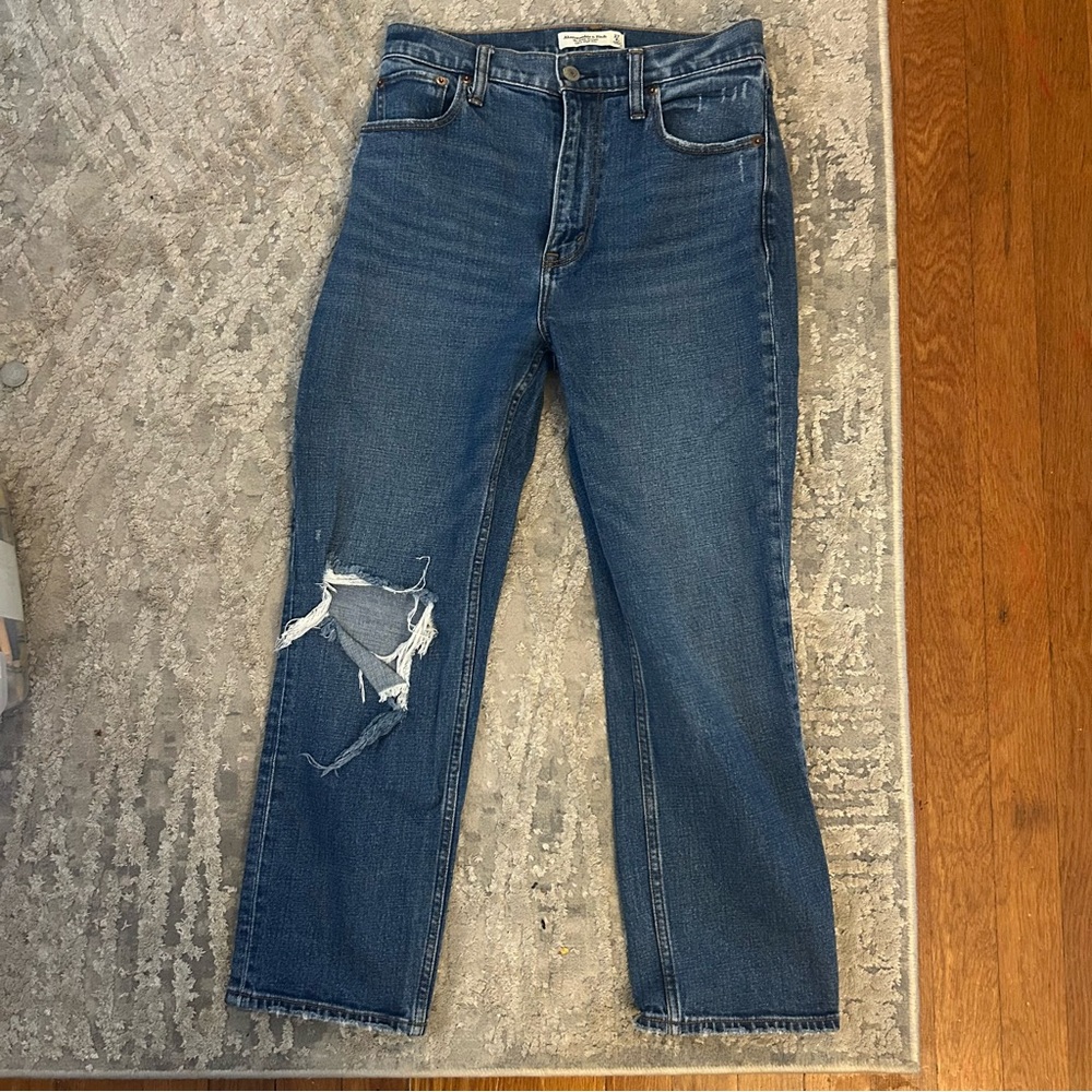 Abercrombie & Fitch Ultra High Rise Straight Ankle Jeans